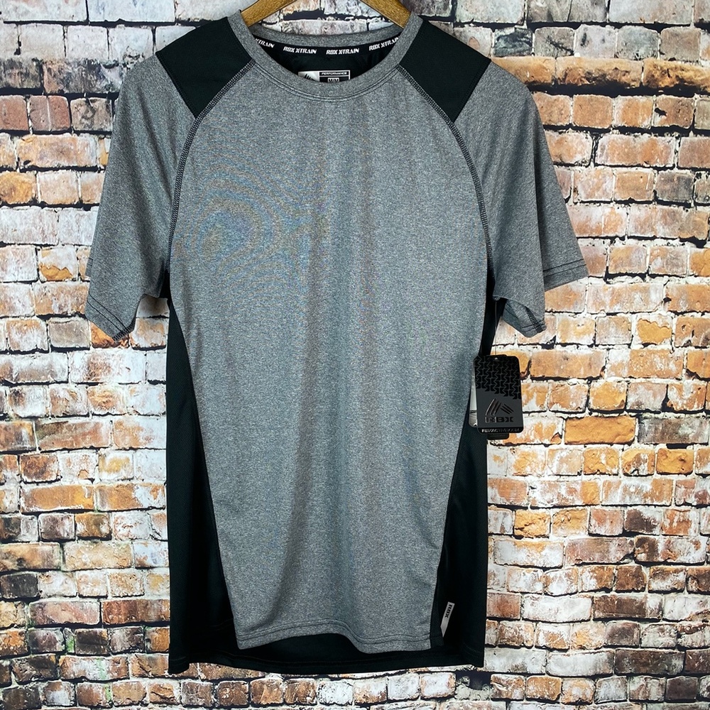 (NWT)  Reebok Short Sleeve Tee